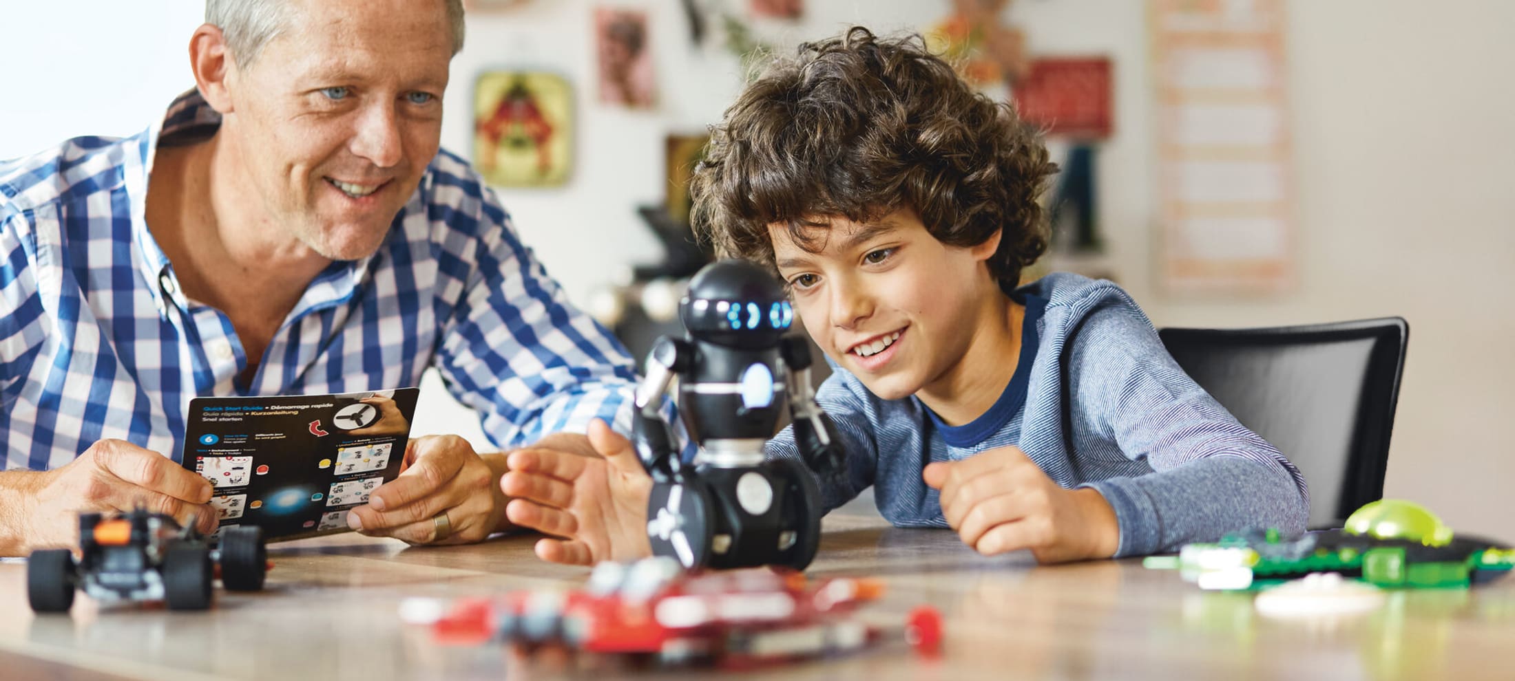 Il nonno sguazza con il nipote