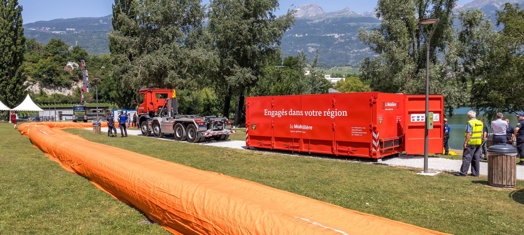 Une digue mobile orange