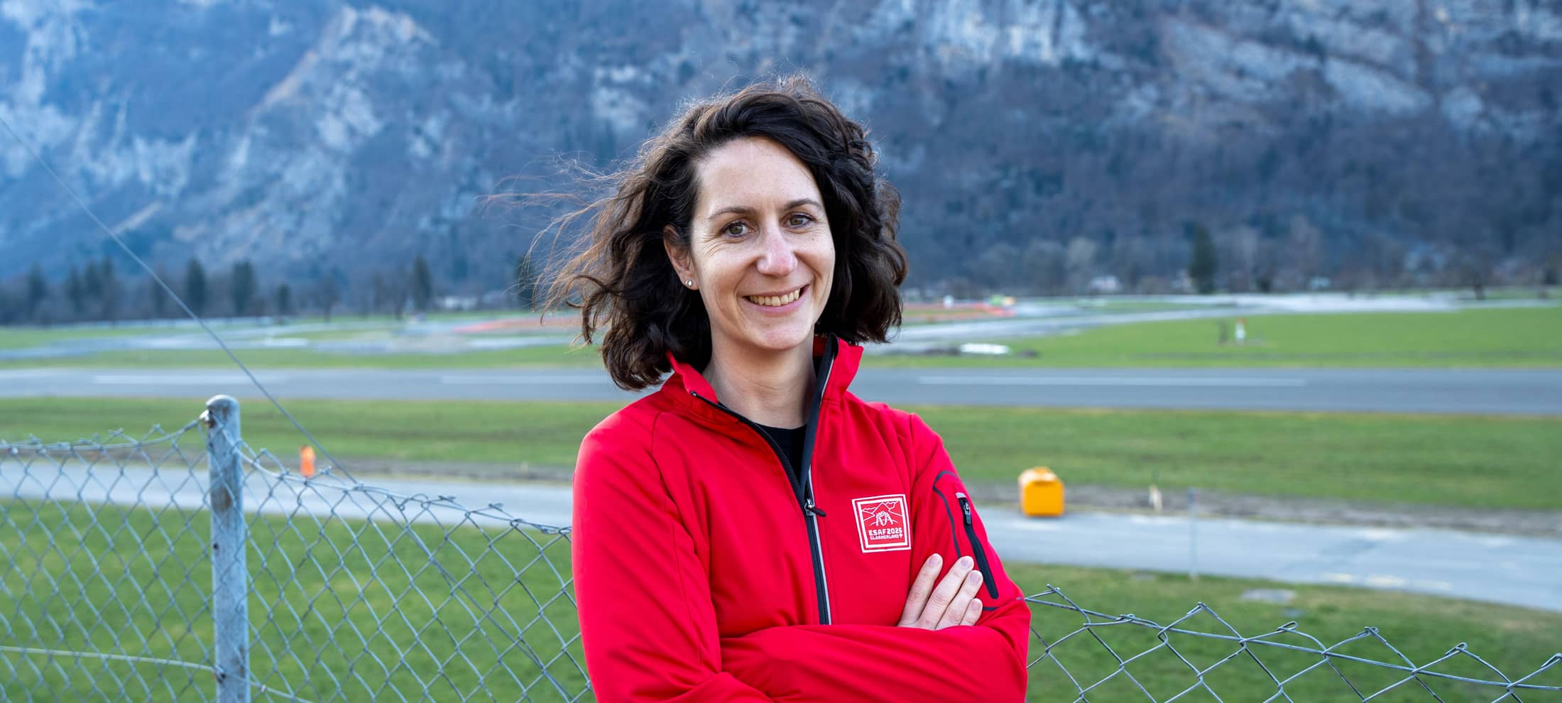: Daniela Heussi auf dem Flugplatz Mollis, wo das ESAF-Gelände entsteht.