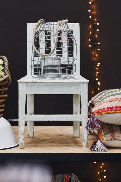 Chaises et coussins meubles dans un magasin