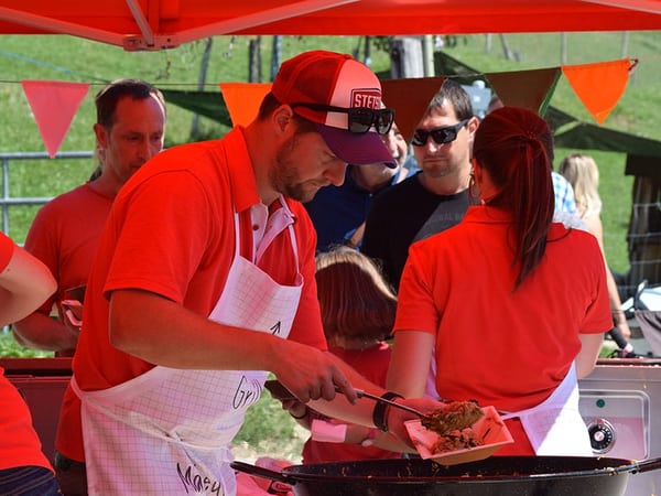 Mobiliar beteiligt sich an Naturspielplatz in Wisen