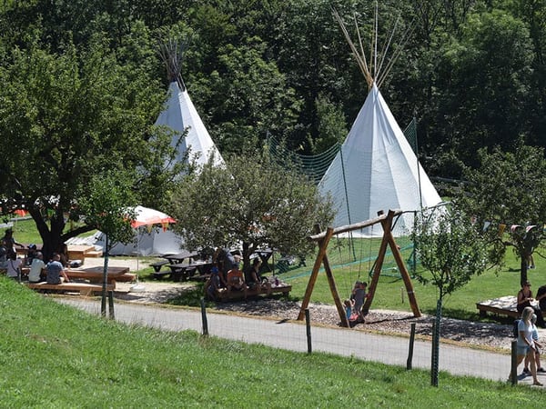 Mobiliar beteiligt sich an Naturspielplatz in Wisen 