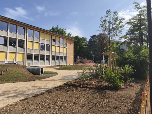 Foto Comune di Moutier – cortile scolastico: dopo