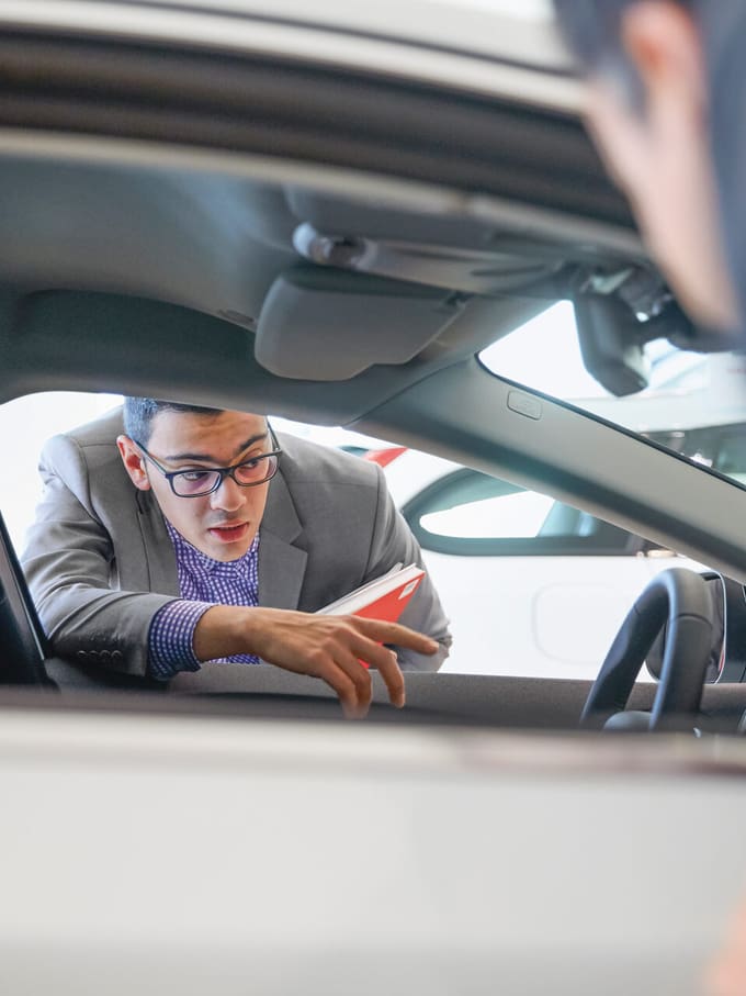 Diebstahl aus dem Auto, was zahlt die Versicherung?