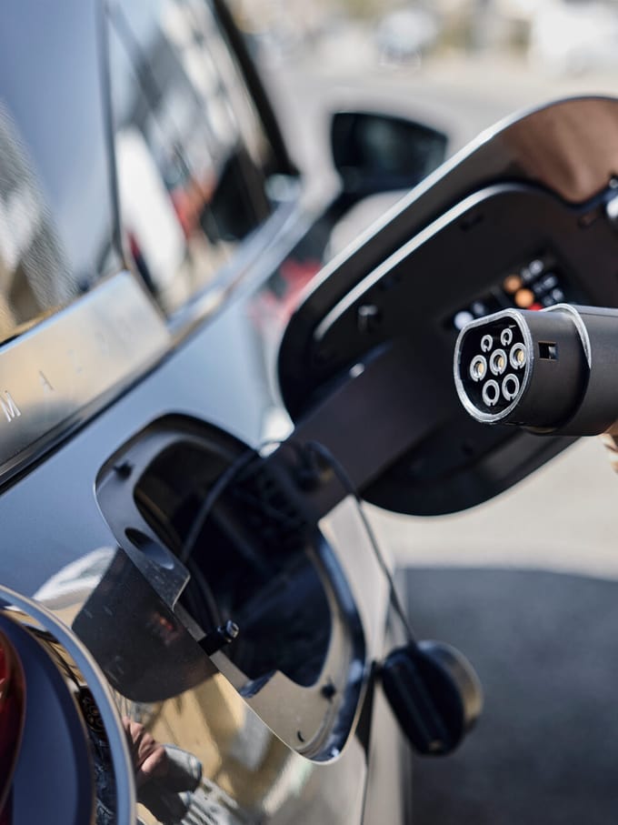 Titelbild Vor- und Nachteile eines Elektroautos