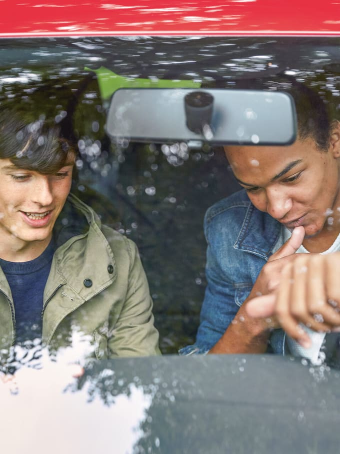 Assurance voiture pour jeunes conductrices et conducteurs – rouler en toute sécurité avec la Mobilière