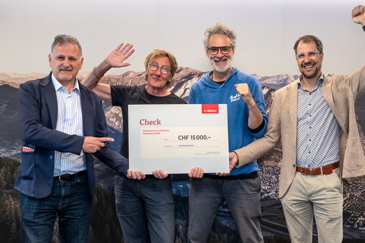 Bild der Checkübergabe von der Generalagentur Chur