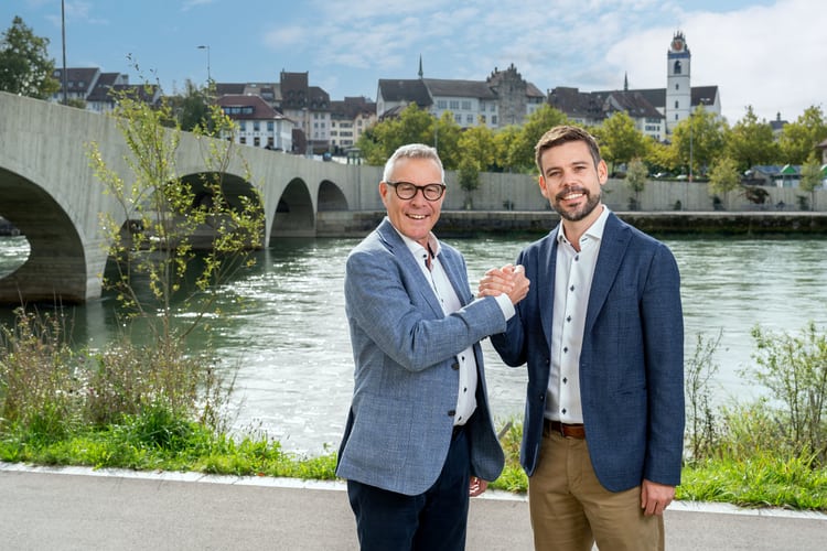 Wechsel bei der Mobiliar Aarau: Daniel Probst übergibt die Leitung an Yves Probst.