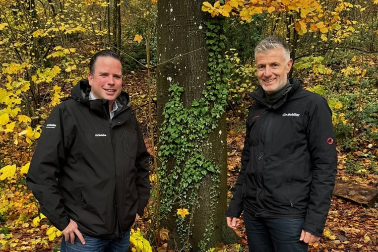 René Biri (Generalagent) und Franco Nussbaumer (Teamleiter Verkauf) von der Mobiliar Solothurn im Brüelwald