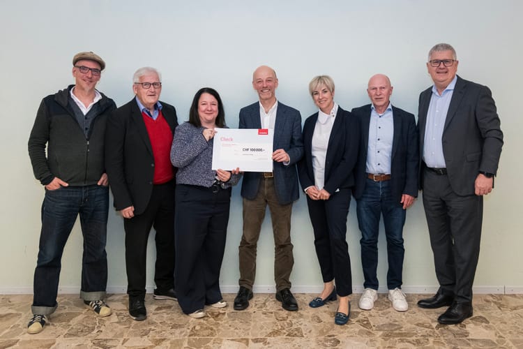 Von links nach links: Mark Widmer (Institutionsleiter PTA-Wohnheim und Projektleiter «PTA-Village), Hans Stöckli (Präsident Patronatskomitee), Belinda Walther Weger (Leiterin Public Affairs & Nachhaltigkeit die Mobiliar), Thomas Minger (Präsident Stiftung PTA Biel), Alexandra Müller-Stucki (Generalagentin die Mobiliar Biel), Daniel Tschannen (ehem. Generalagent die Mobiliar Biel & Mitglied Patronatskomitee), Stefan Mäder (Verwaltungsratspräsident die Mobiliar)