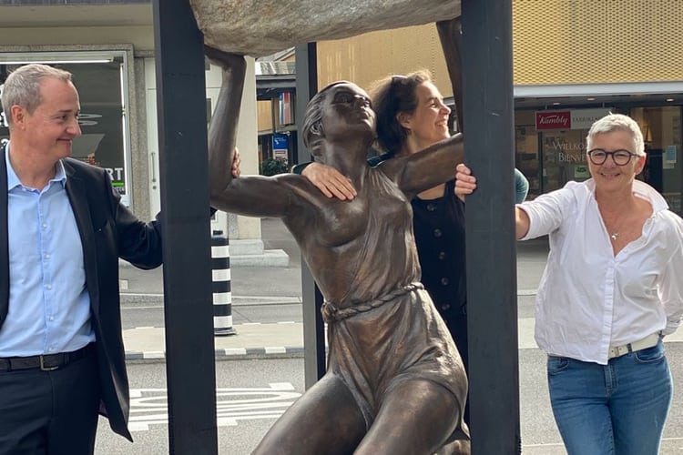 Steinfigur bei der GA Lyss