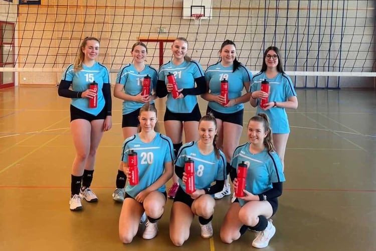 Frauenmannschaft des Volleyballvereins Wolfwil