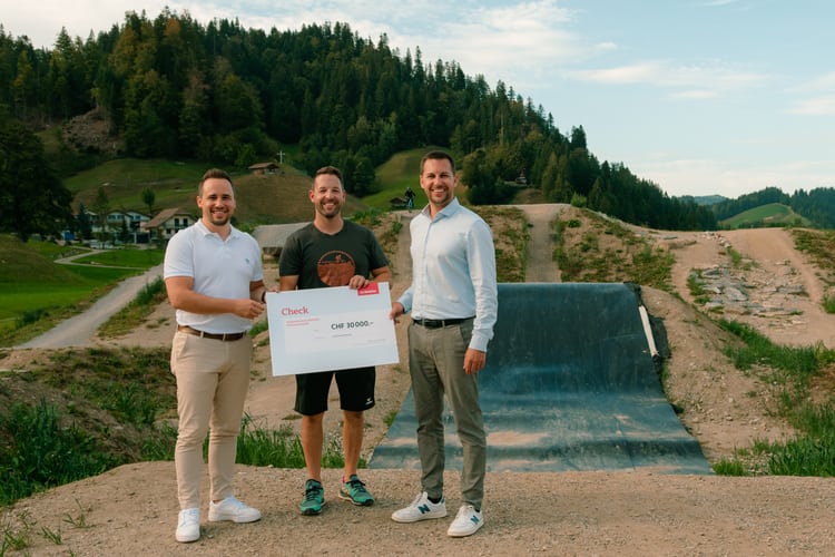 Checkübergabe der Mobiliar Generalagentur Willisau-Entlebuch