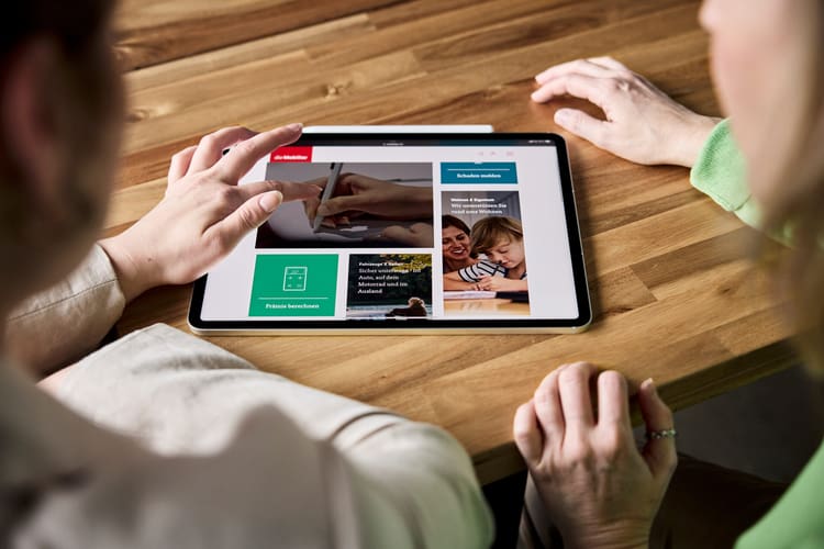 Ein iPad mit Mobiliar-Inhalt