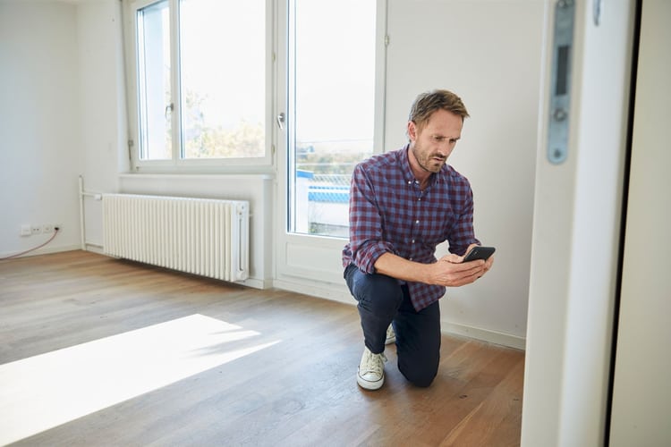 Schimmel in der Wohnung: Was Sie als Mieter:in tun können