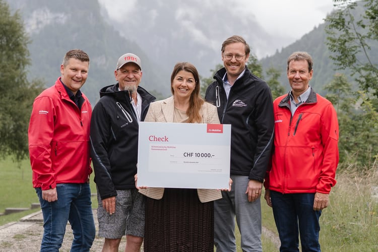 Titelbild Checkübergabe der Generalagentur Schwyz
