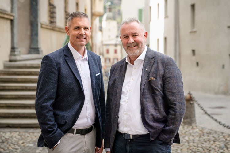 Die Generalagentur Oberwallis hat seit Neujahr einen neuen Generalagenten: Roland Lüthi übergibt die Leitung der Generalagentur an Alexandre Calame.