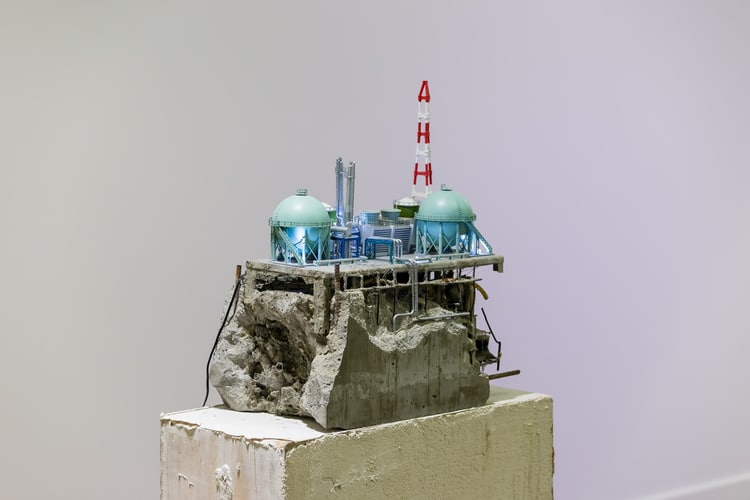 Modello di un edificio con diversi materiali 