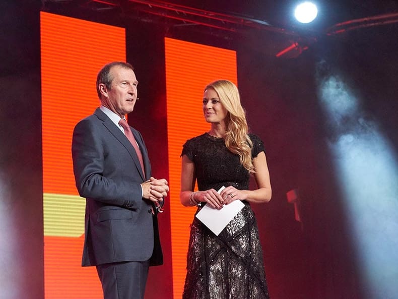 Les animatrices et les animateurs s’adressent au gala Topscorer Mobilière 2015
