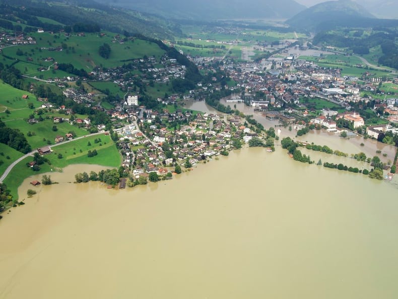 Vue aérienne de Sarnen pendant la crue de 2005 