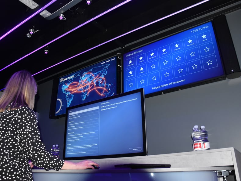 Cyber on Tour Haus von innen