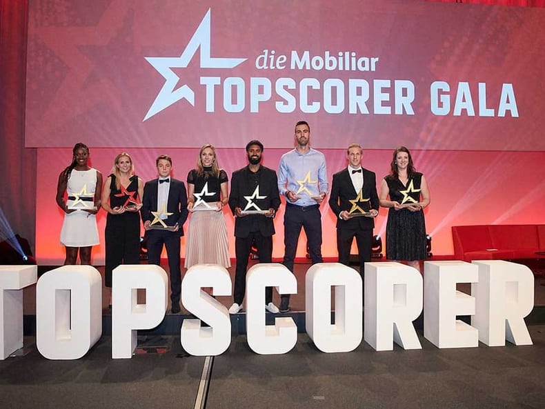 Une photo avec les lauréates et les lauréats du gala Topscorer Mobilière 2018