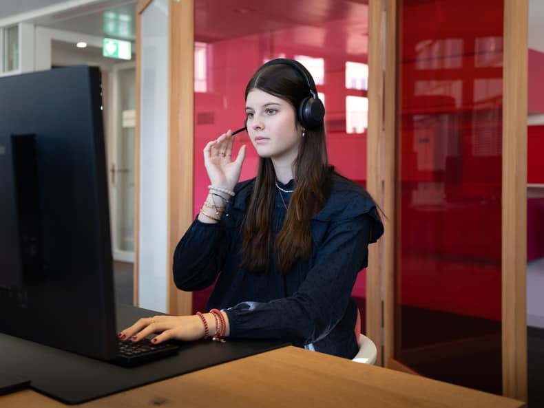Jungendliche am arbeiten