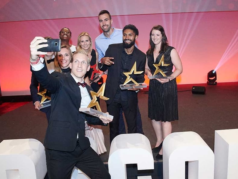 Un selfie des lauréates et des lauréats du gala Topscorer Mobilière 2018