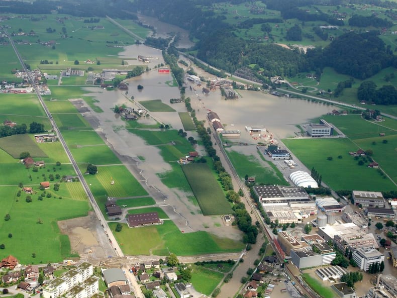 Vue aérienne de Sarnen pendant la crue de 2005 