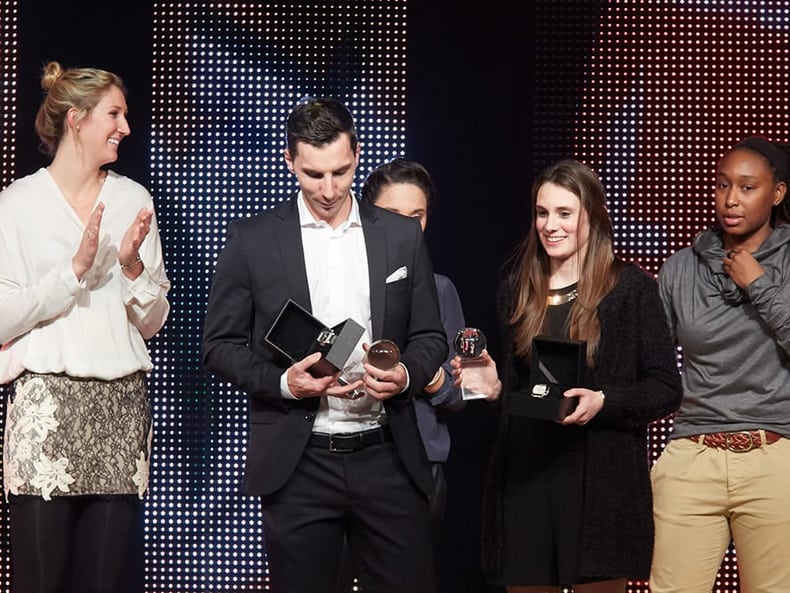 Die Preisträger:innen an der Mobiliar Topscorer Gala 2014