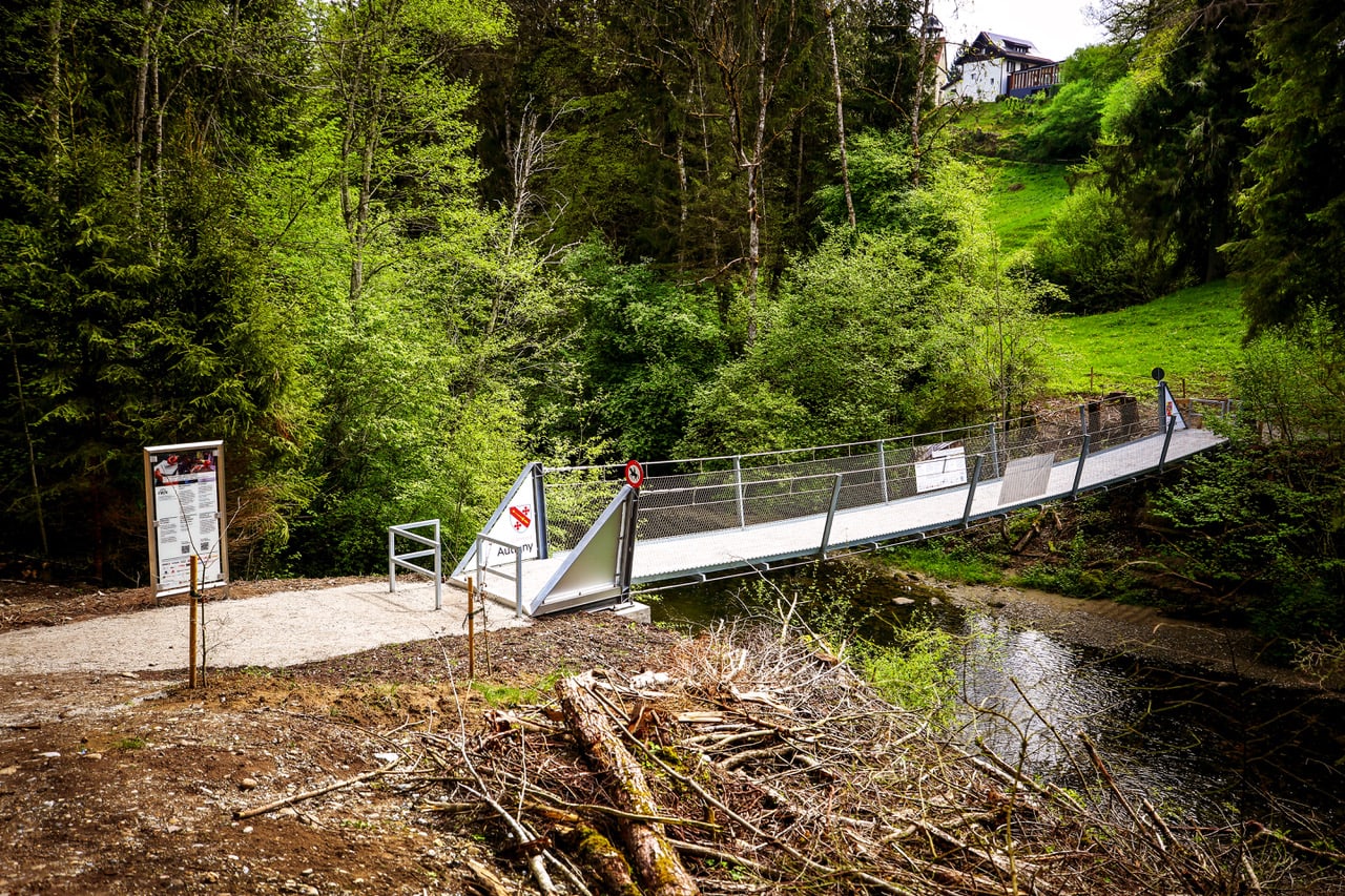 La nouvelle passerelle s’intègre parfaitement dans le paysage. 