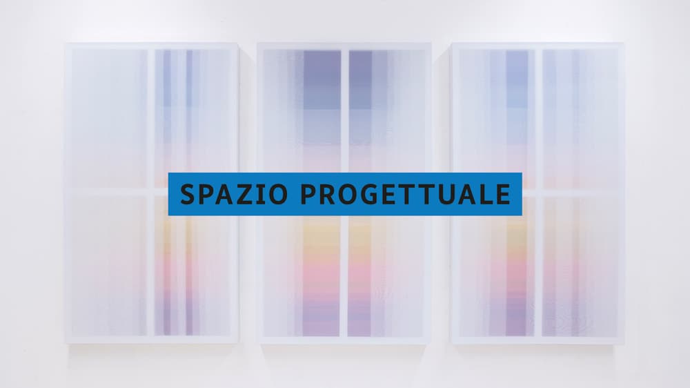 Senza titolo (composizione con rettangoli rossi, gialli e blu), acrilico su struttura in legno avvolto in cotone trasparente, 90 × 60 × 4,5&nbsp;cm, 2017