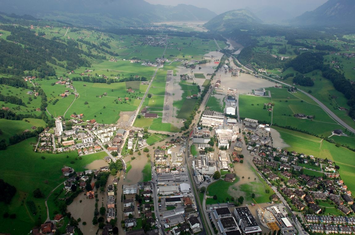 Vue aérienne de Sarnen pendant la crue de 2005
