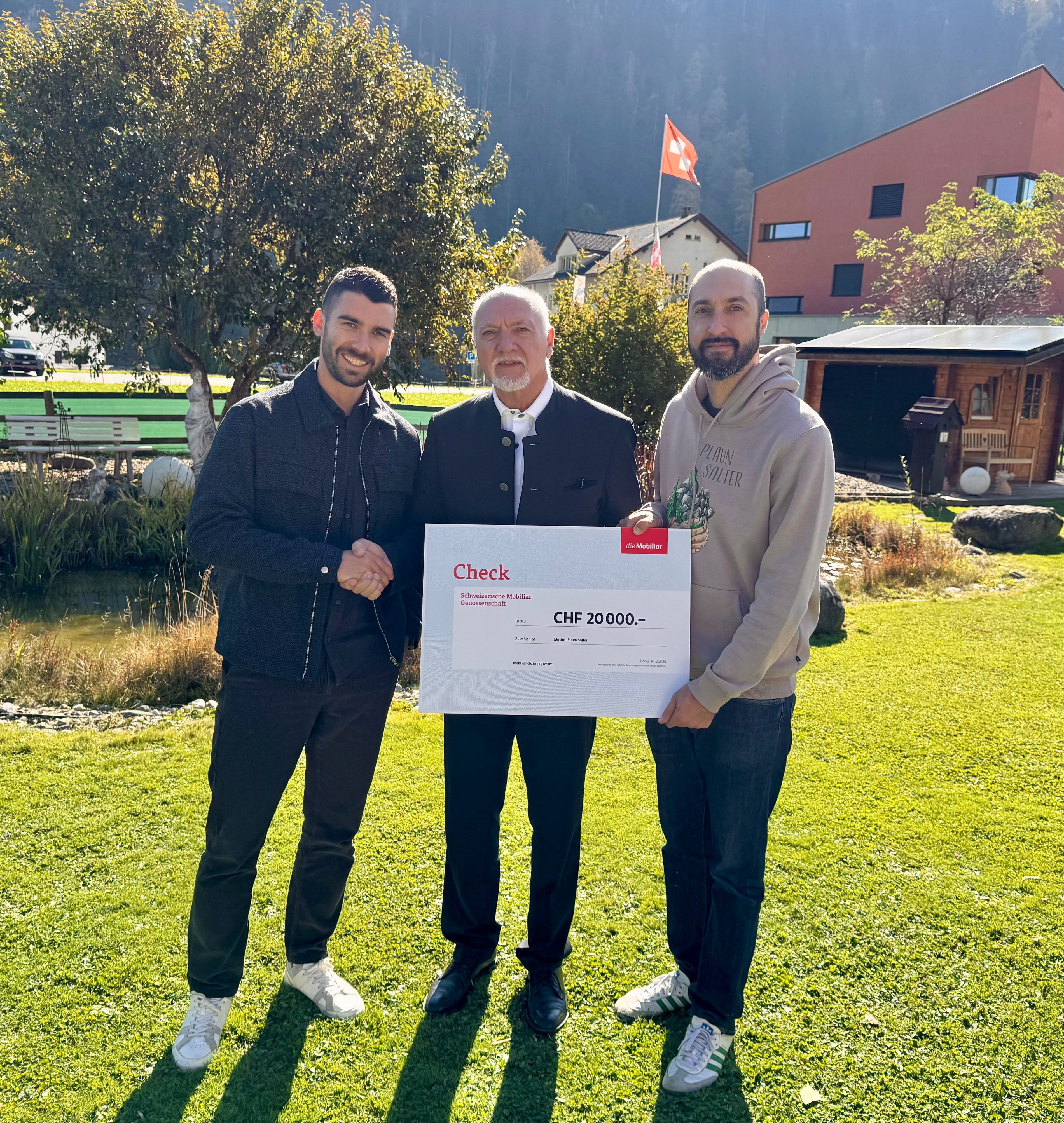 Titelbild der Checkübergabe