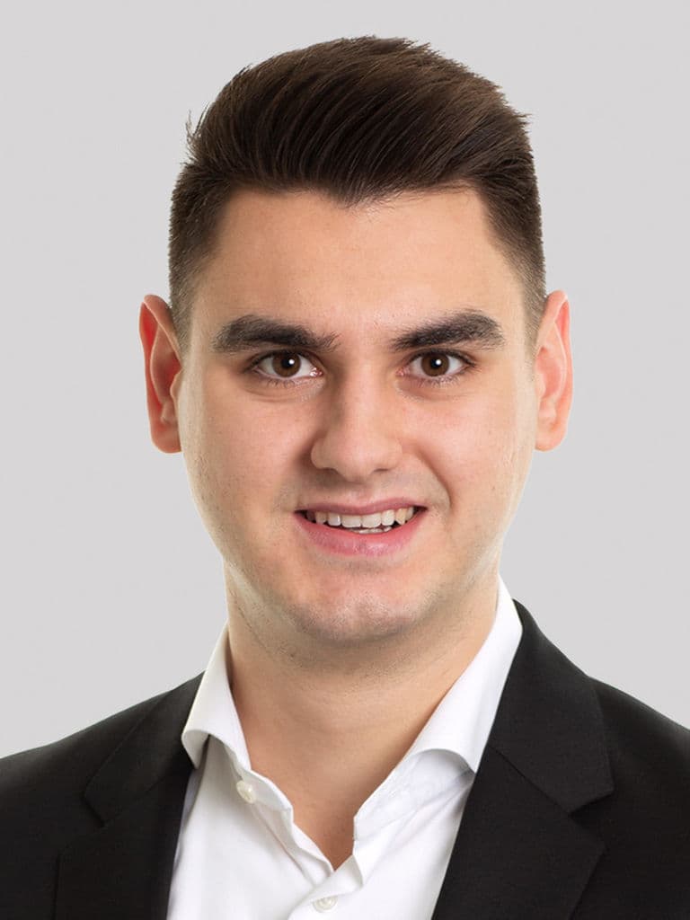 Noel Mantel