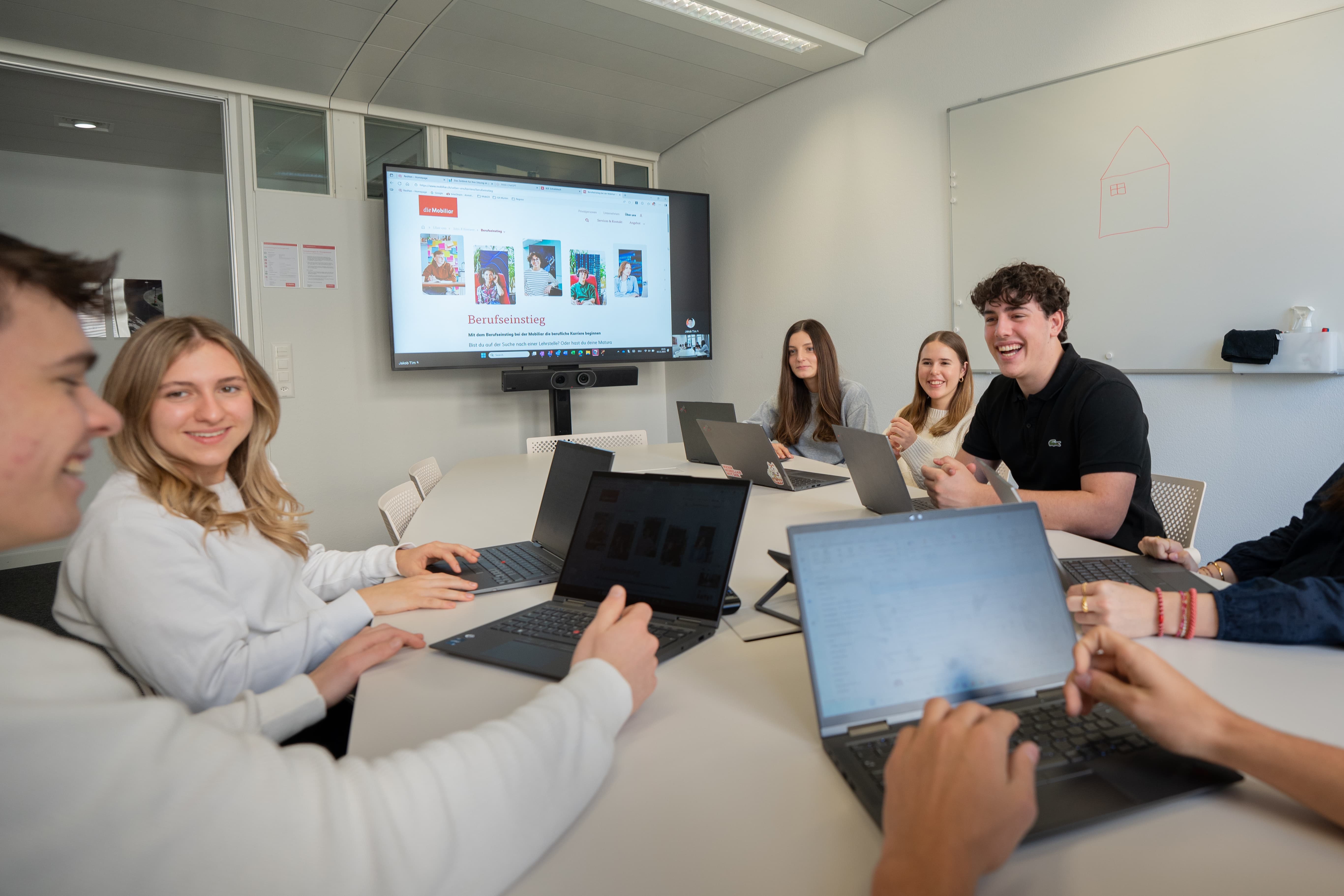 Jugendliche in einem Meeting