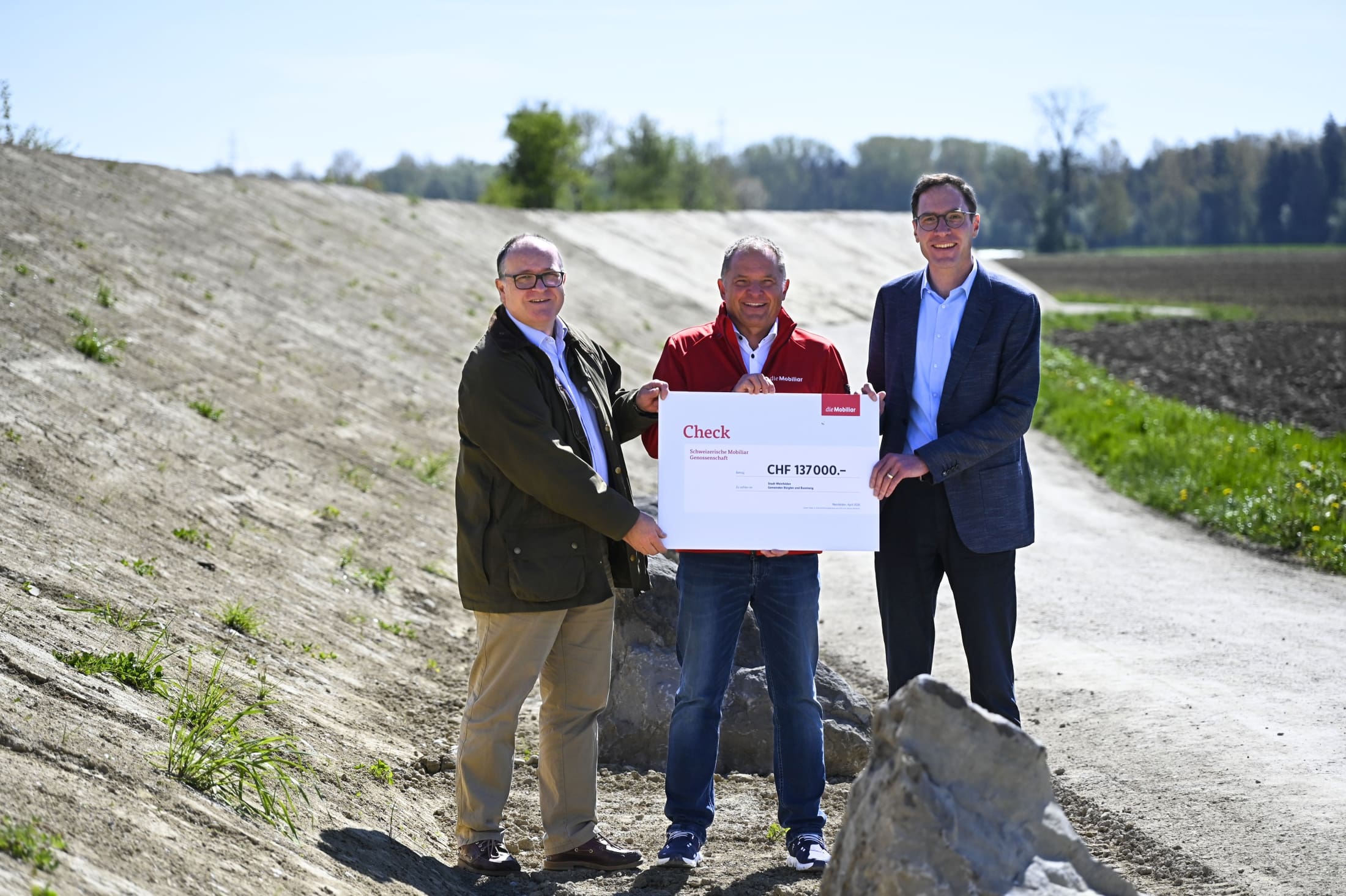 Die Mobiliar beteiligt sich mit 137 000 Franken an der Erneuerung des Thurdamms in Weinfelden und unterstützt damit Massnahmen zum Schutz von Bevölkerung, Infrastruktur und Landwirtschaft.