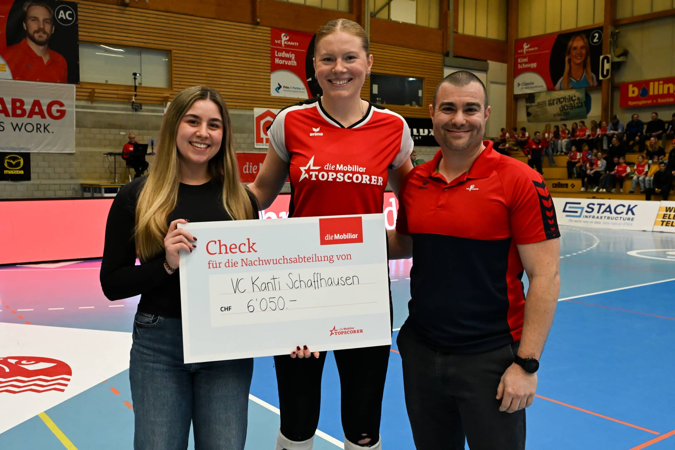 Am 1. April 2026 überreichte Stefan Rutishauser von der Mobiliar Generalagentur Schaffhausen dem Topscorer der Kadetten Schaffhausen, Odinn Ríkhardsson, und dem Geschäftsführer der Kadetten Handball AG, David Graubner, einen Check über CHF 6’441 für die Nachwuchsförderung der Kadetten Schaffhausen.