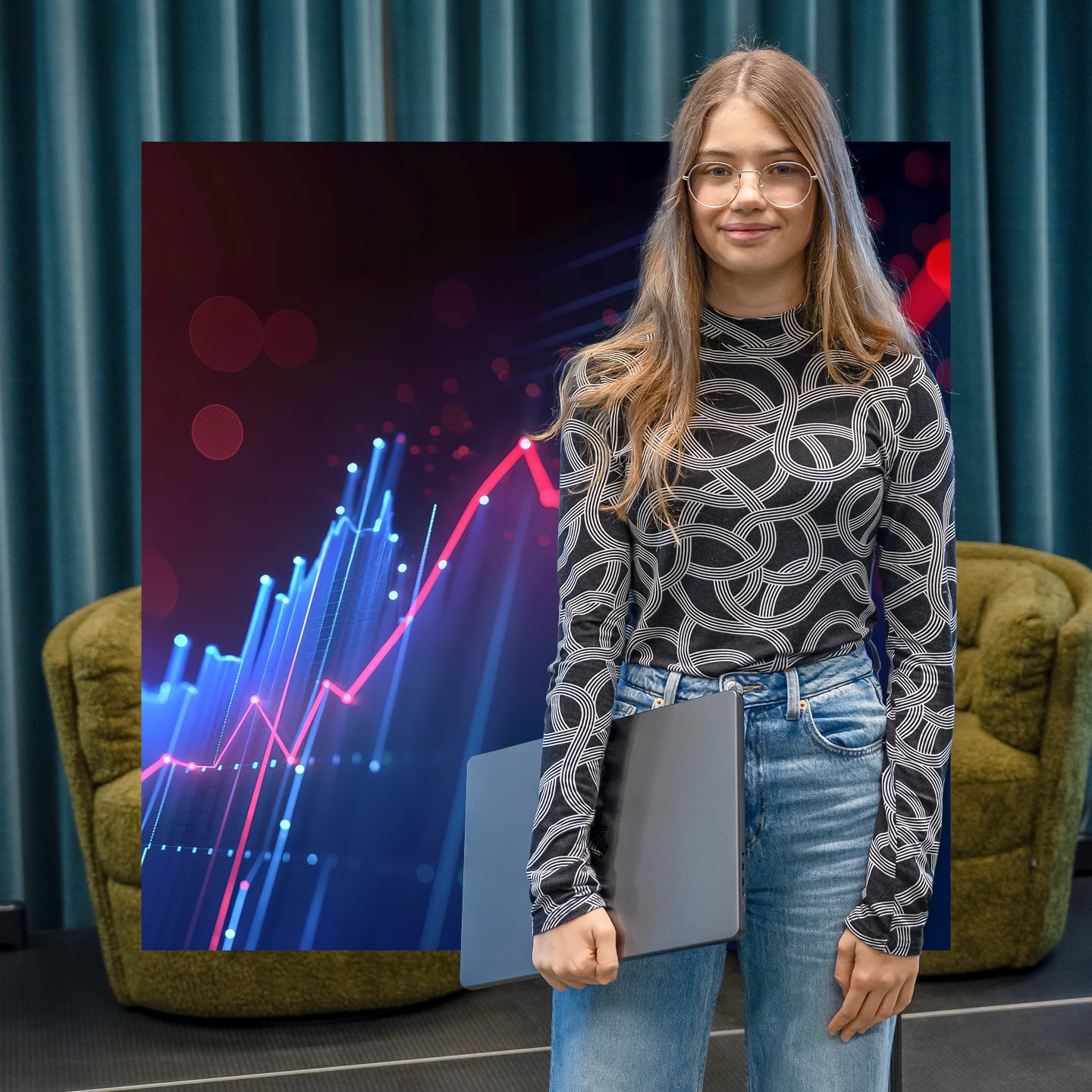 Apprenti informatique avec son notebook à la main