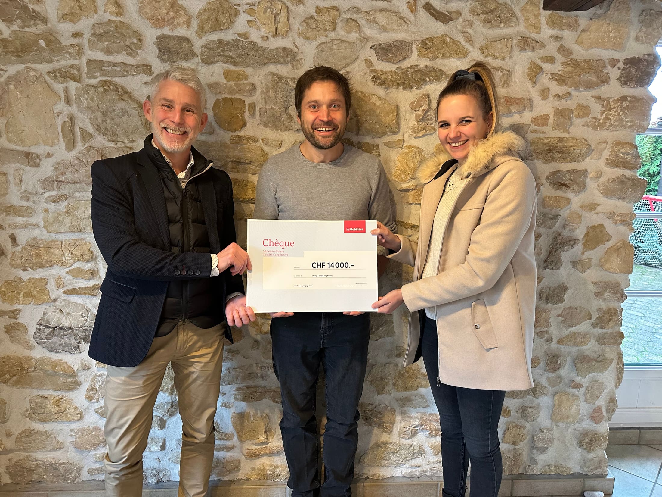 Olivier Léchenne, agent général de l’agence générale Mobilière du Jura, Pascal Pointet, directeur artistique de la compagnie Lacsap, Emilie Frossard, support vente et sponsoring (de gauche à droite).